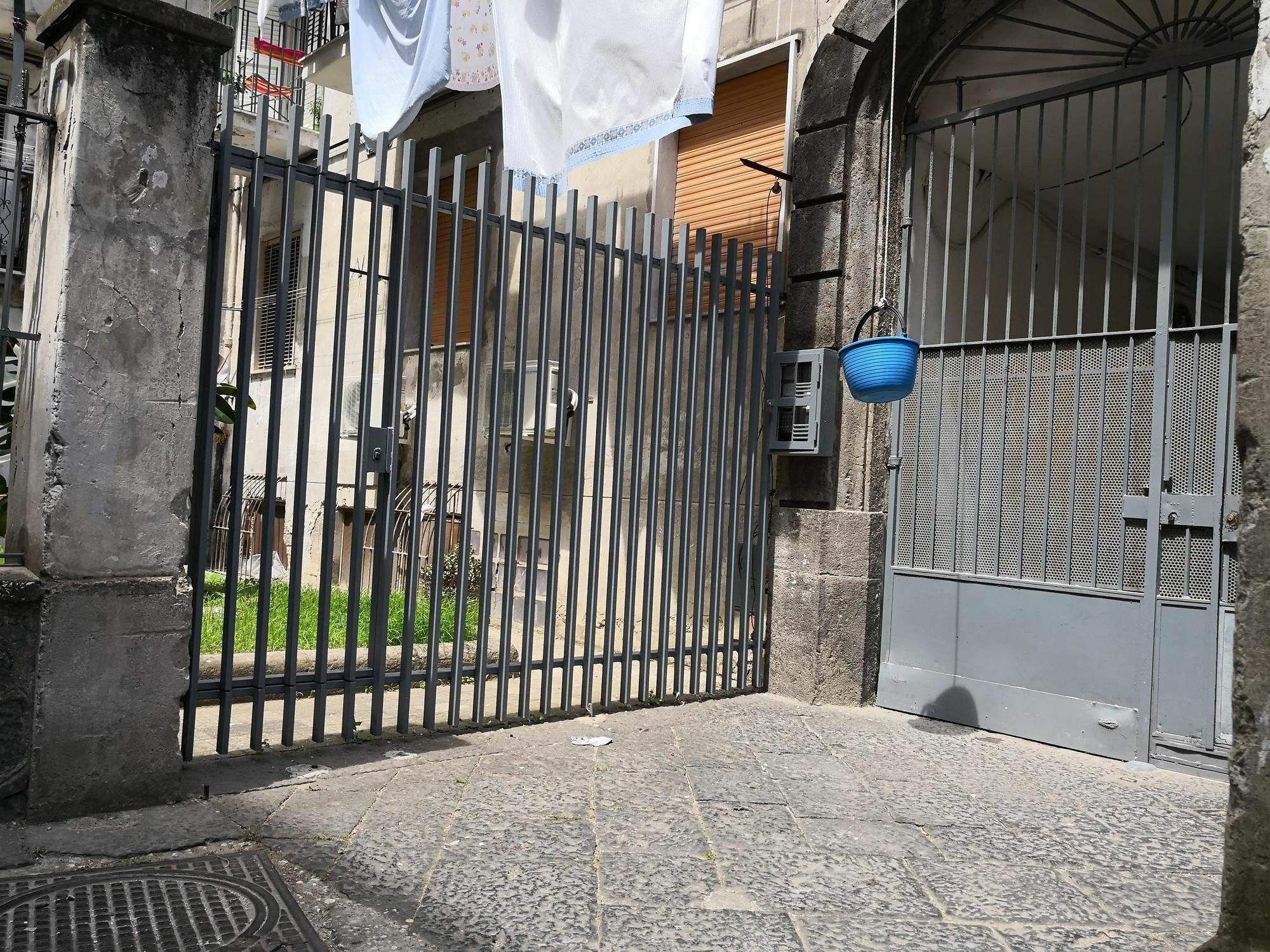 Fenesta Vascia Bed & Breakfast Napoli Dış mekan fotoğraf